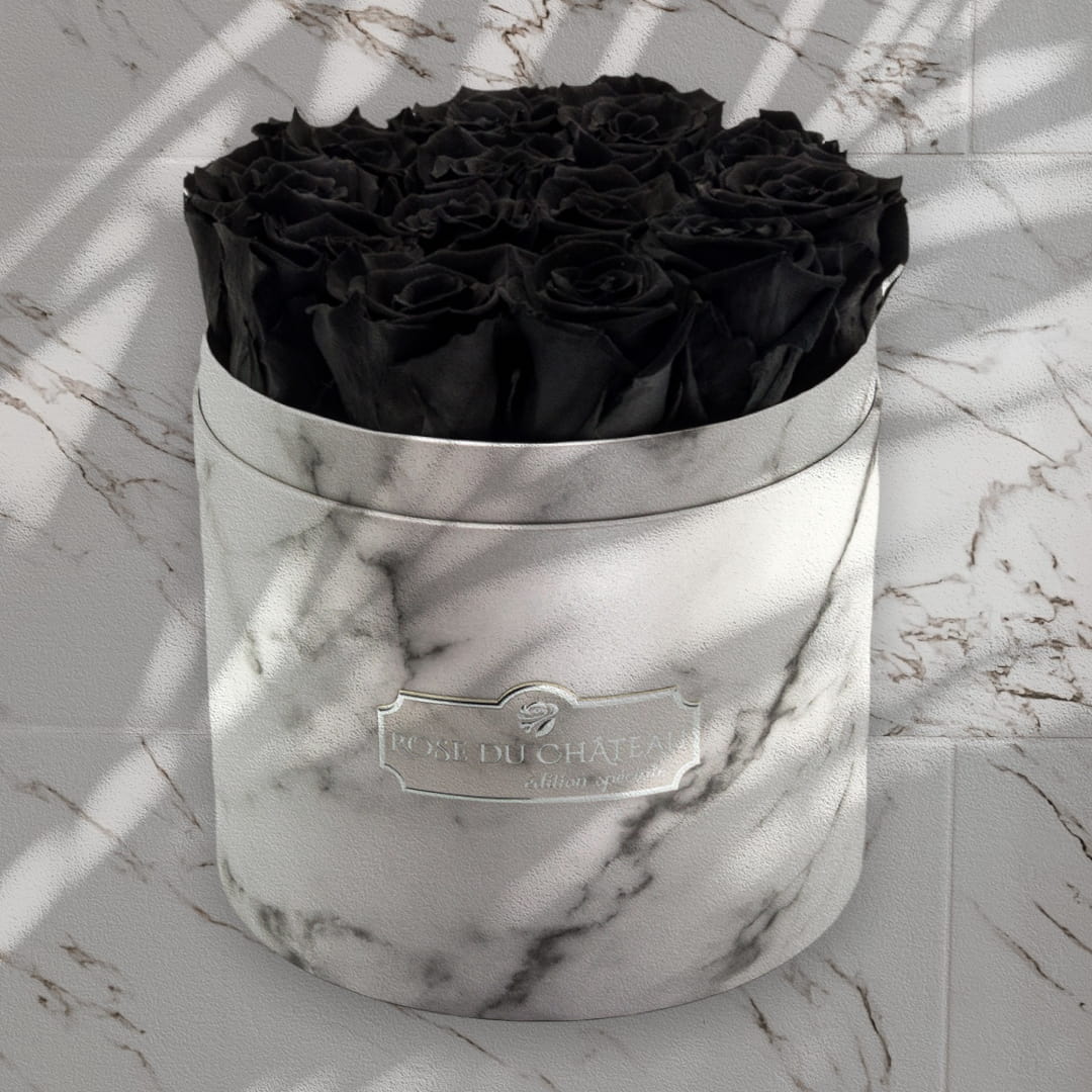 Flowerbox marmurowy z czarnymi różami