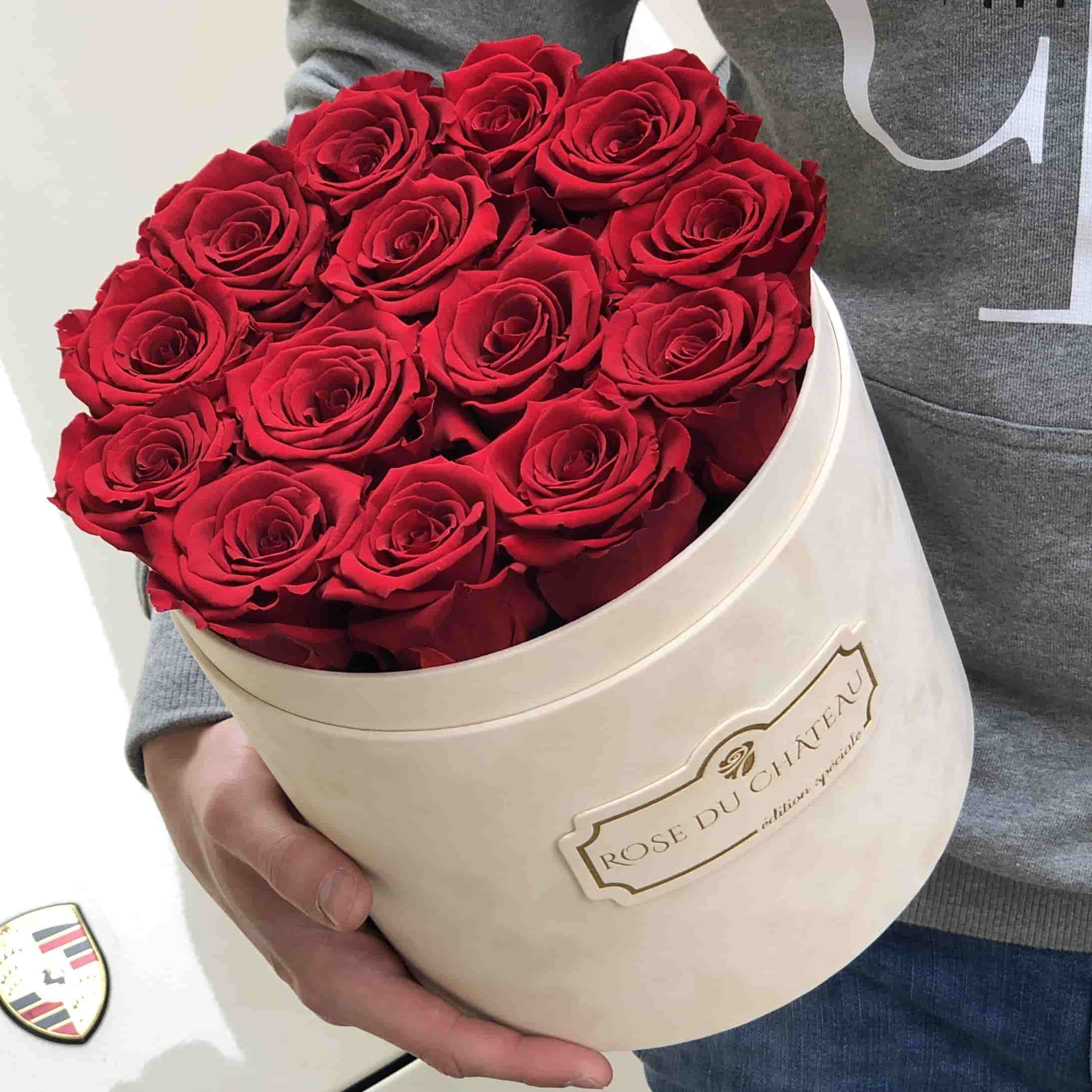Czerwone Wieczne Róże i Beżowy Flokowany Flower Box Kwiatowy