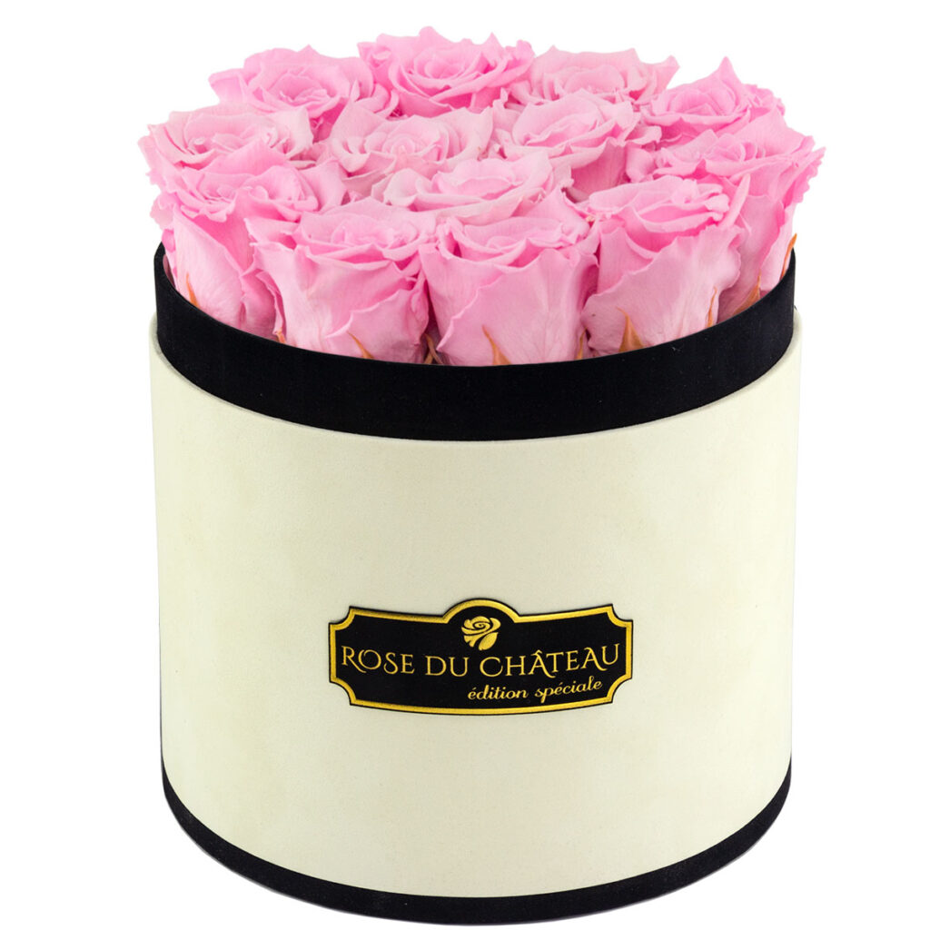 Pudrowo-Różowe Róże Wieczne w Coco Flokowanym Flower boxie prezent dla teściowej